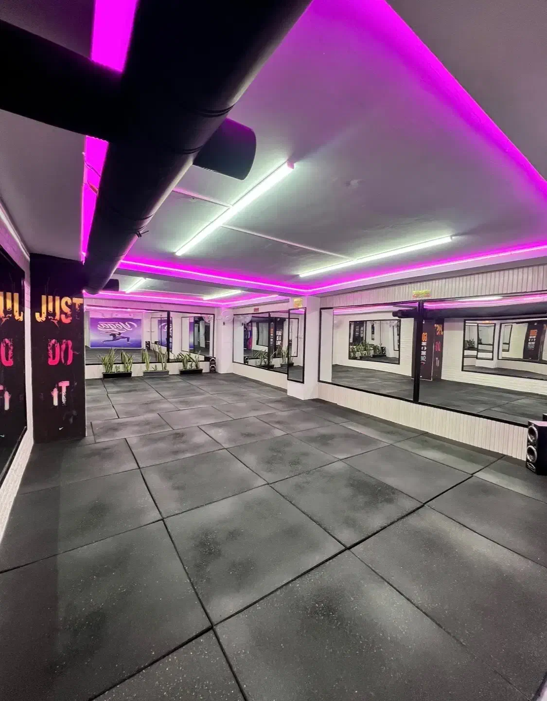 باشگاه بانوان قرچک|خدمات آموزشی|قرچک, زیبا شهر|دیوار