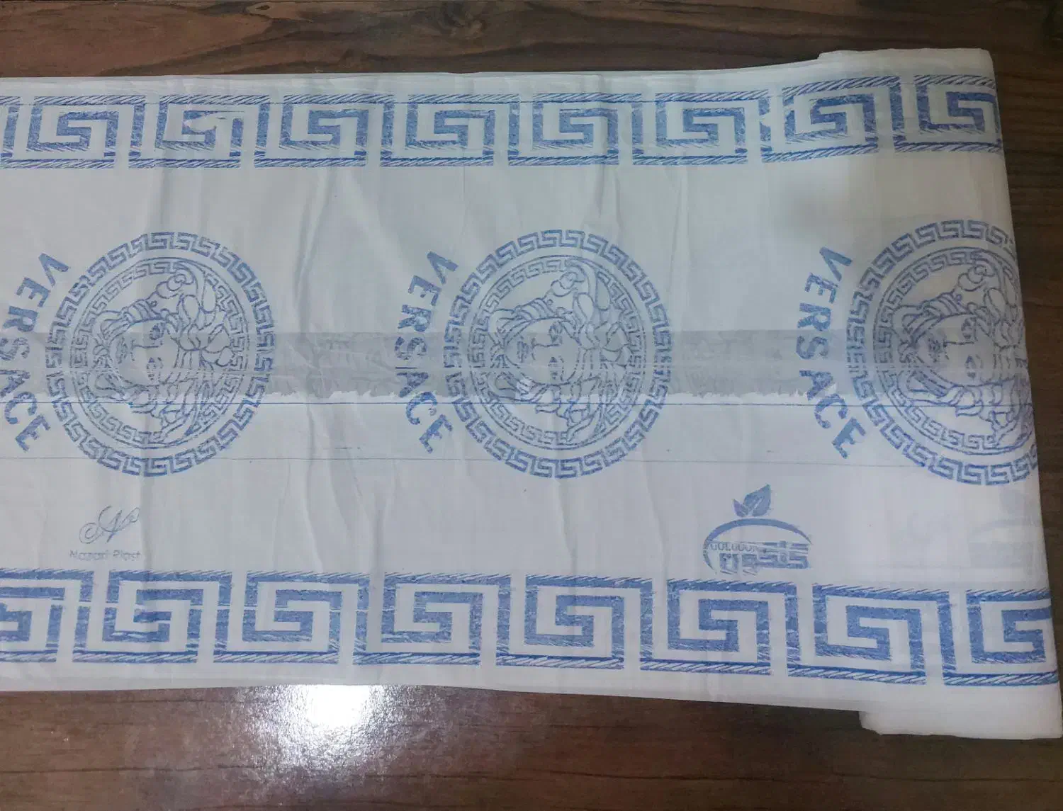 تولید کننده سفره یکبار مصرف و زباله رولی بندرعباس|ظروف نگهدارنده، پلاستیکی، یکبارمصرف|بندرعباس, |دیوار