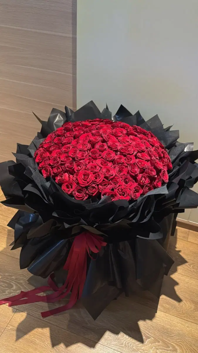 دسته گل و باکس گل رز هلندی|گل و گیاه طبیعی|تهران, شهران جنوبی|دیوار