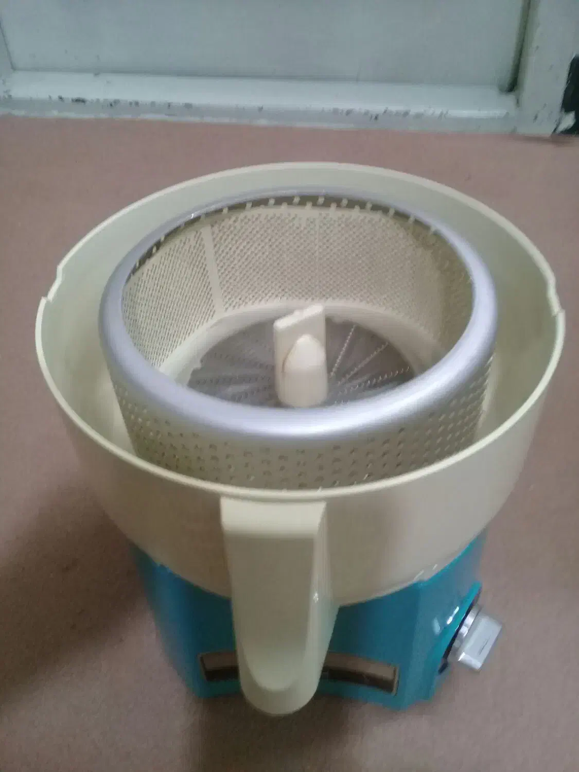 ابمیوه گیری ناسیونال قدیمی کم کار کرده بسیار قوی|آبمیوهگیر و آبمرکباتگیر|خرمآباد, |دیوار