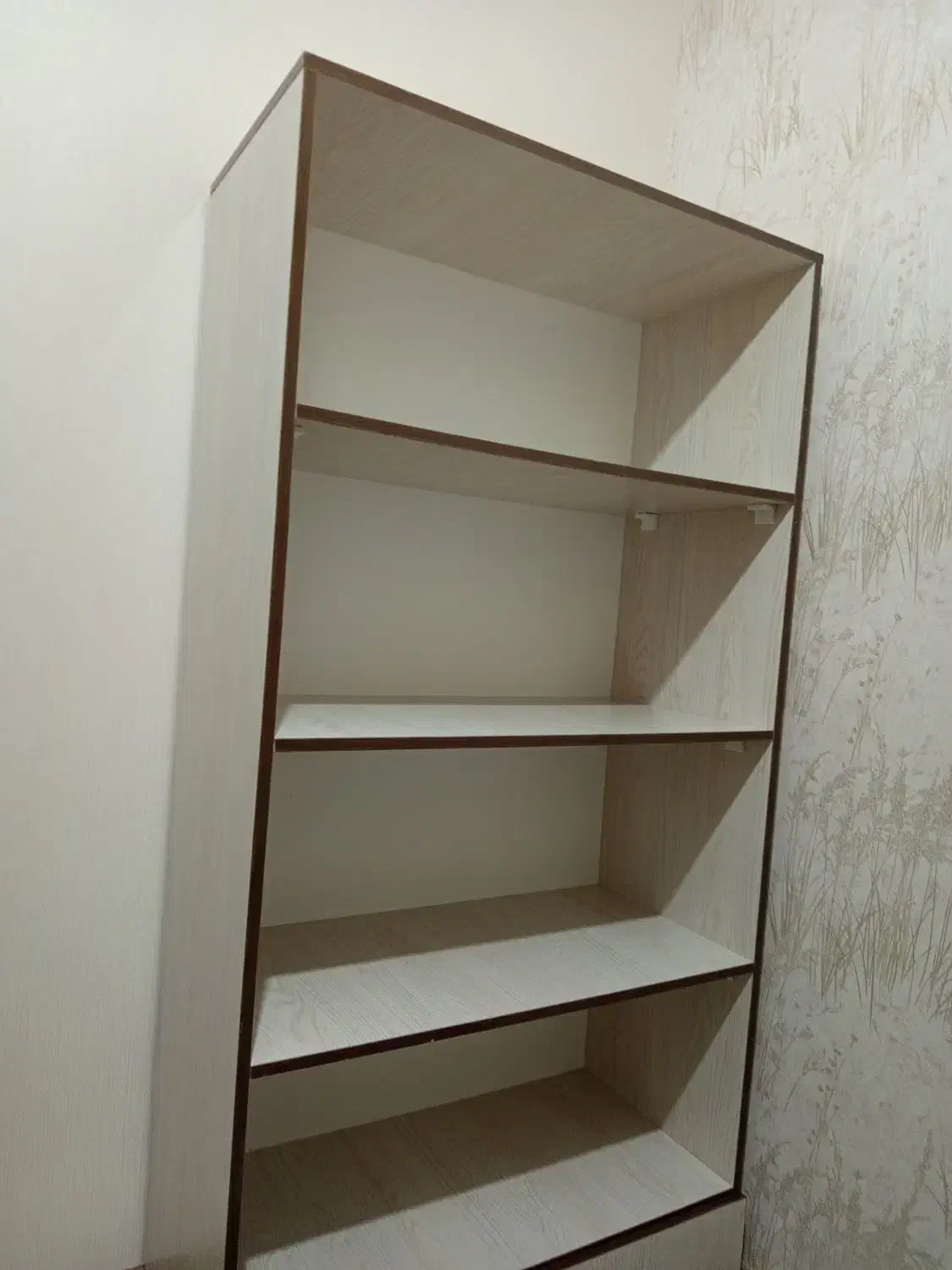 کتابخانه در حد نو تمیز سالم|کتابخانه، شلف، قفسههای دیواری|تویسرکان, |دیوار