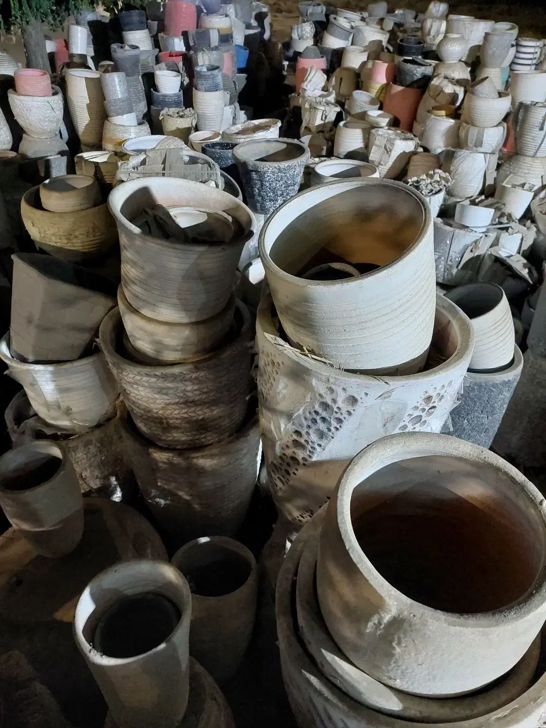 گلدان سفالی|گل و گیاه طبیعی|چهارباغ, |دیوار