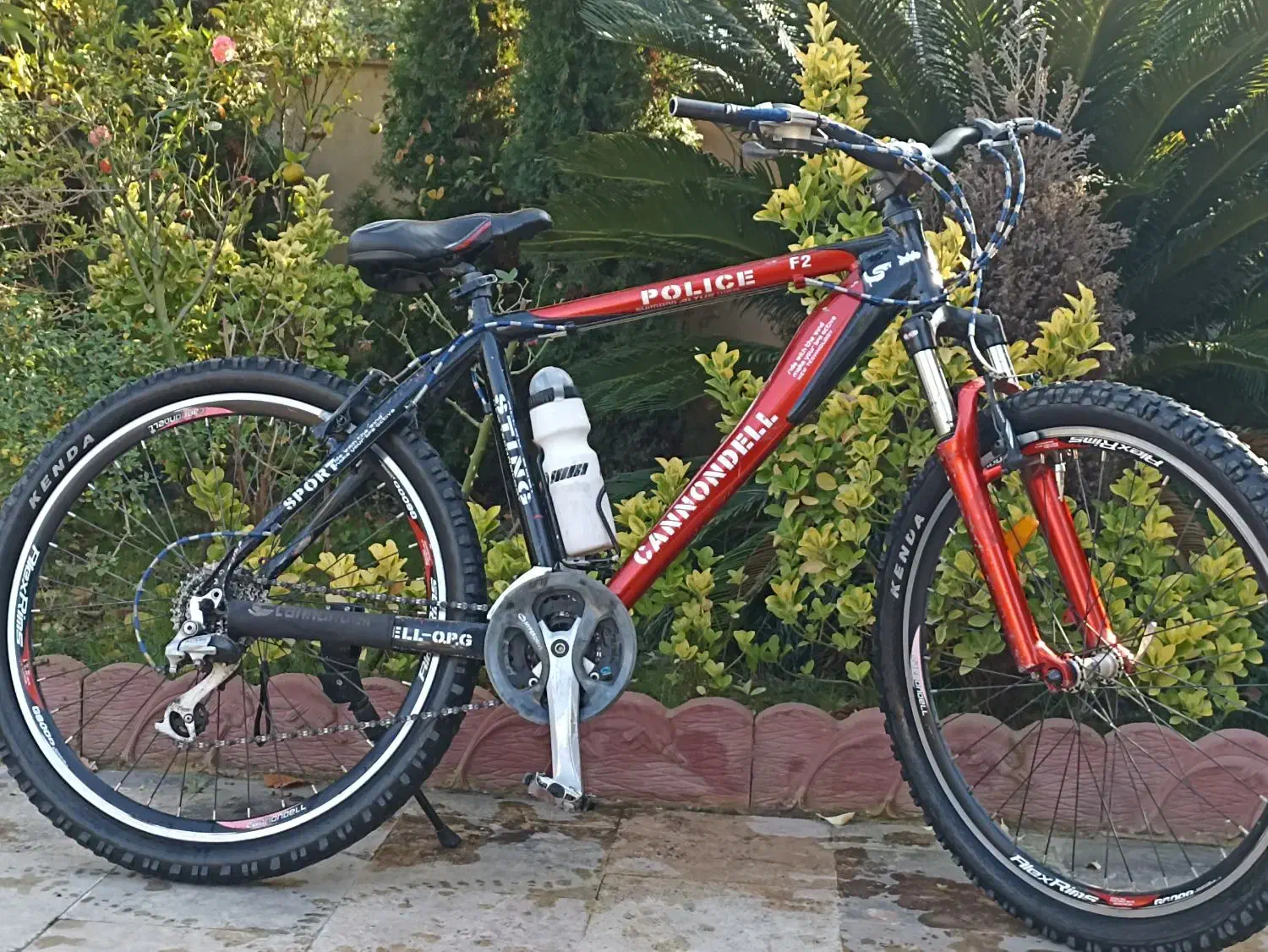 دوچرخه پلیس|دوچرخه، اسکیت، اسکوتر|چمستان, |دیوار