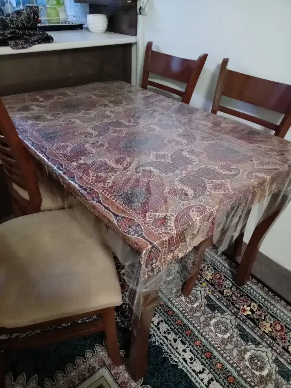 میزنهارخوری ۴نفره چوب گردو|میز و صندلی غذاخوری|دماوند, مسکن مهر گیلاوند|دیوار