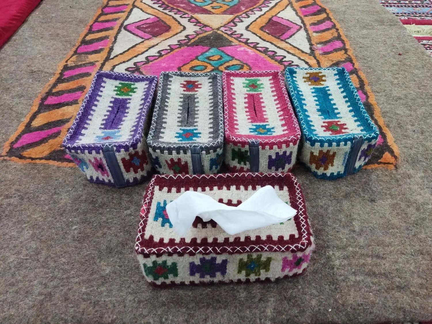 جادستمال کاغذی گلیمی|گلیم، جاجیم، گبه|یاسوج, |دیوار