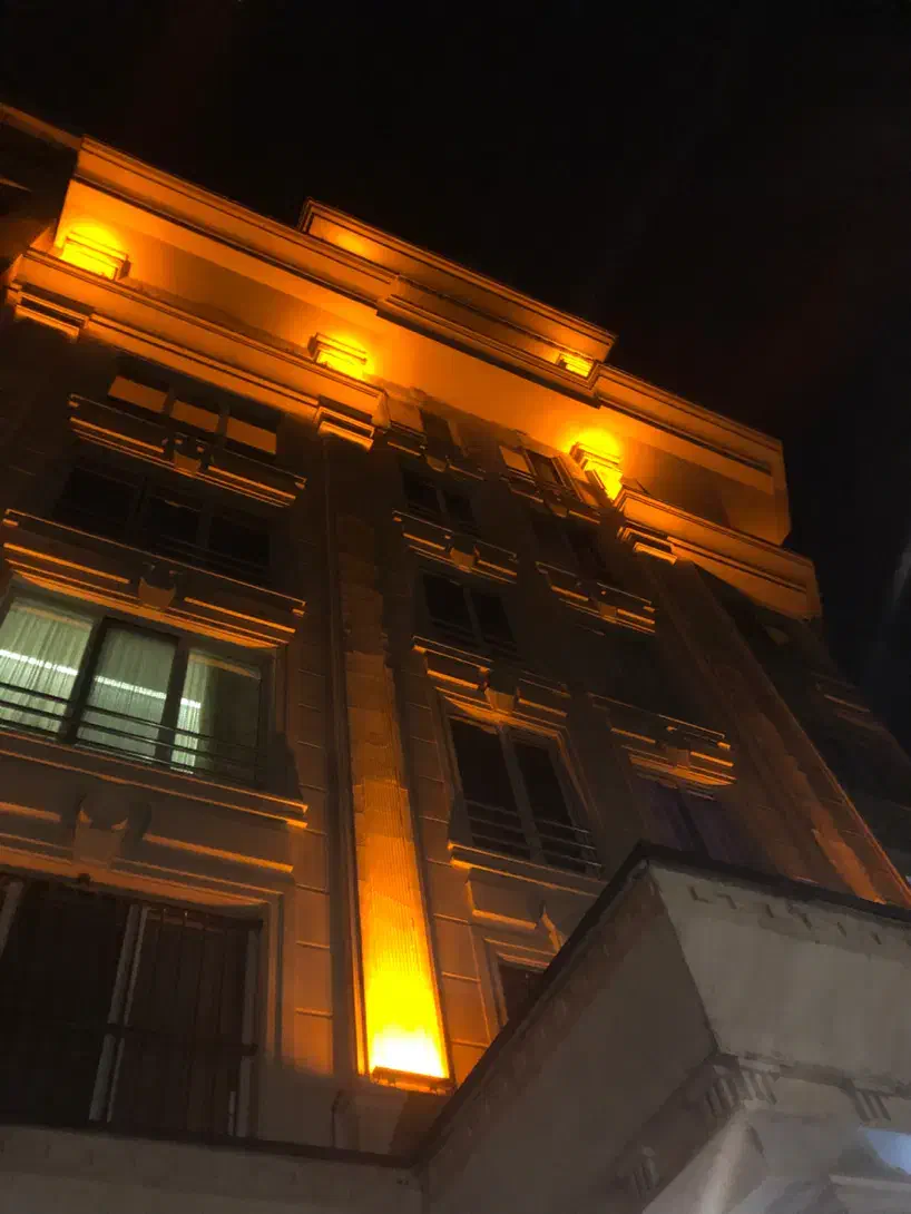 نیاوران۱۴۰متر۳خواب۲خواب مستر با سوییت مجزا۲پارکینگ