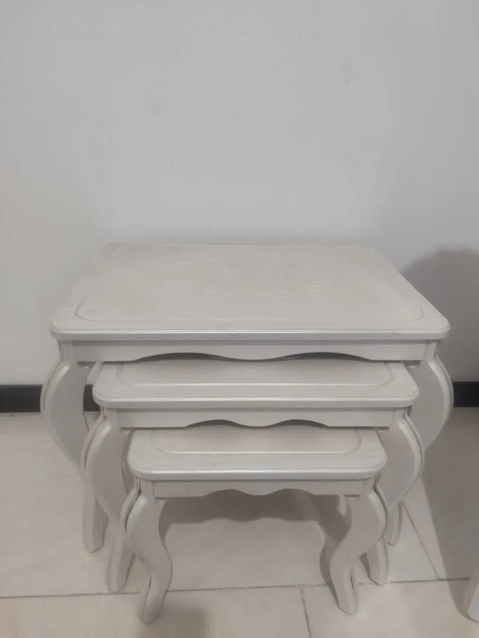 میز عسلی سفید سه تایی منبت کاری شده|مبلمان خانگی و میز عسلی|آمل, |دیوار