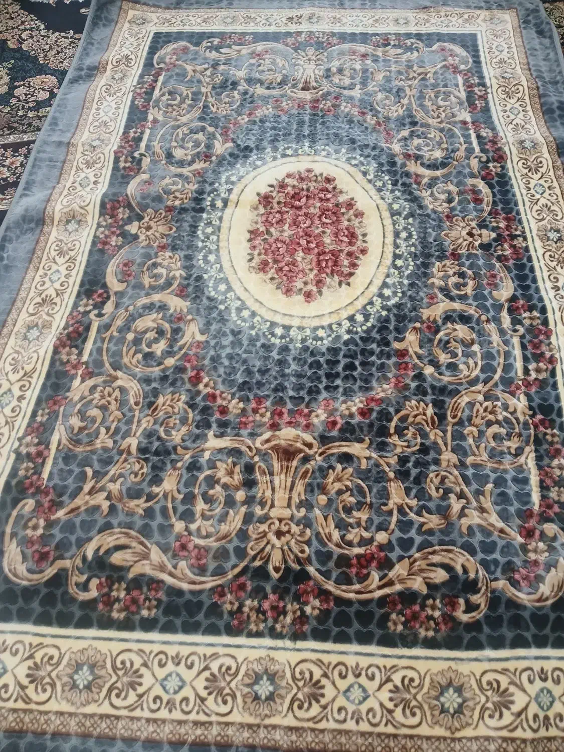 روفرشی|روفرشی|اصفهان, فجر|دیوار