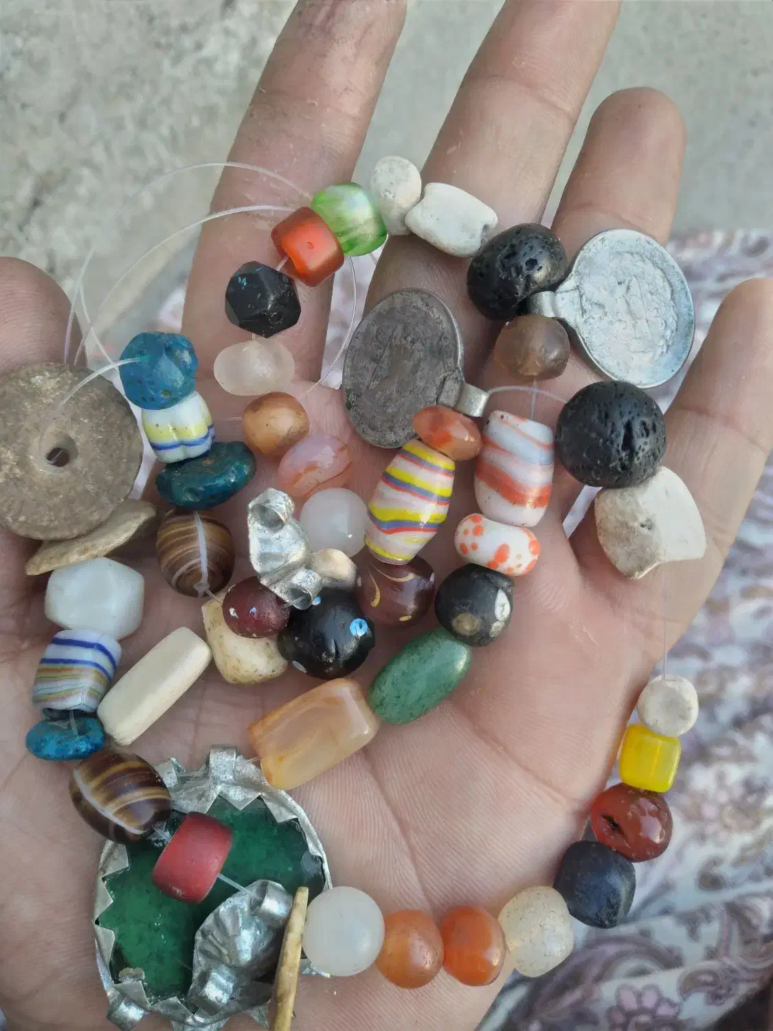 مهره قدیمی|کلکسیون اشیاء عتیقه|جیرفت, |دیوار