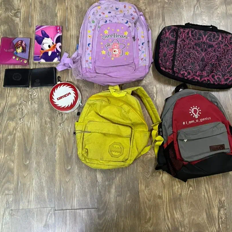 کیف،کوله|کیف، کفش، کمربند|خوی, |دیوار