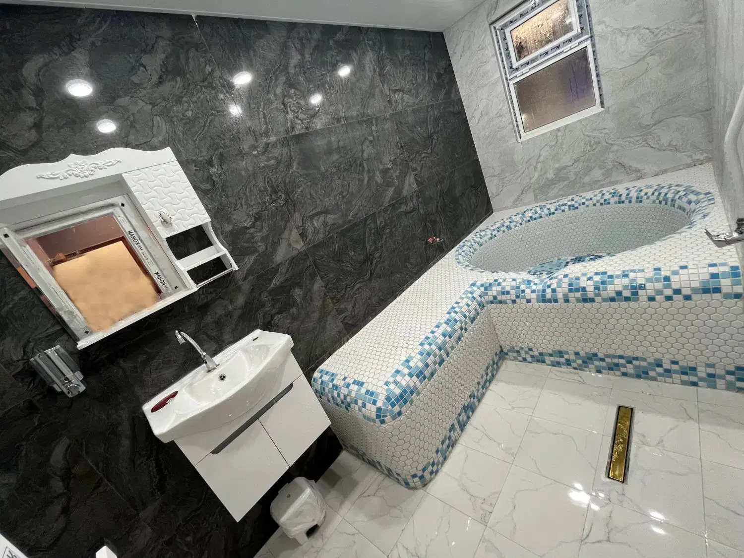 ویلای دوبلکس استخردار ابگرم محلات|اجارهٔ کوتاهمدت ویلا و باغ|محلات, |دیوار