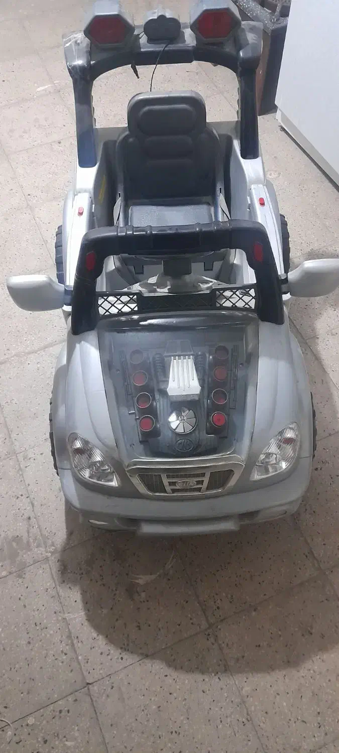 ماشین شارژی ۲ موتوره|اسباب‌بازی بچه|همدان, |دیوار