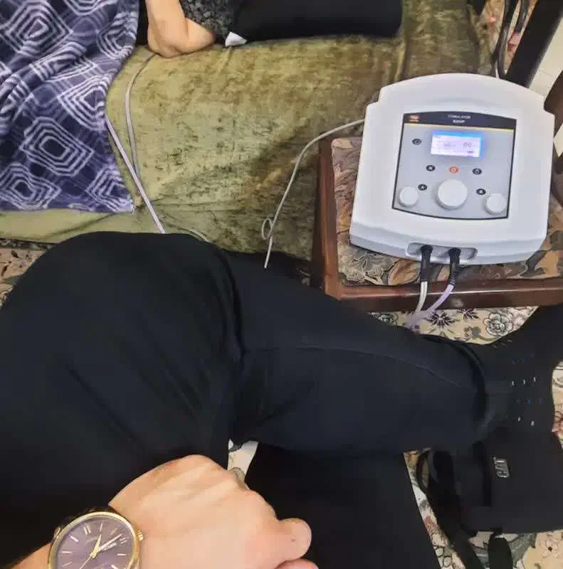 فیزیوتراپی در منزل بیمار با دستگاه تخصصی مطب|خدمات آرایشگری و زیبایی|خرمآباد, |دیوار