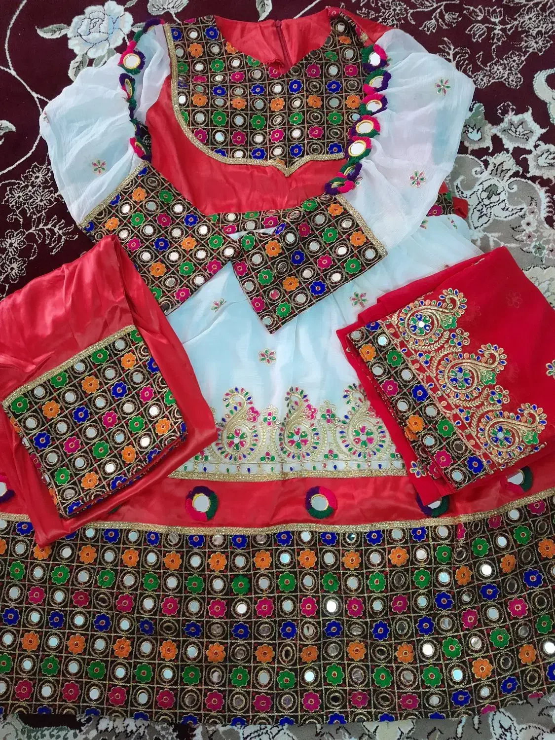 لباس گندمحلی|لباس|قم, شهر قائم|دیوار