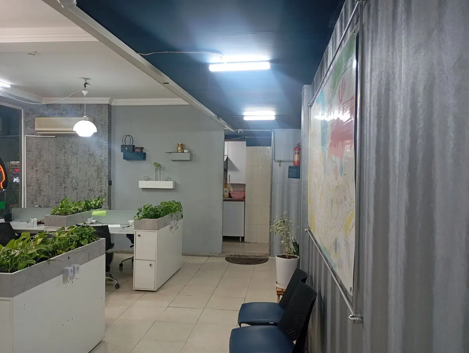 استخدام کارمند خانم|استخدام اداری و مدیریت|پرند, فاز ۲|دیوار