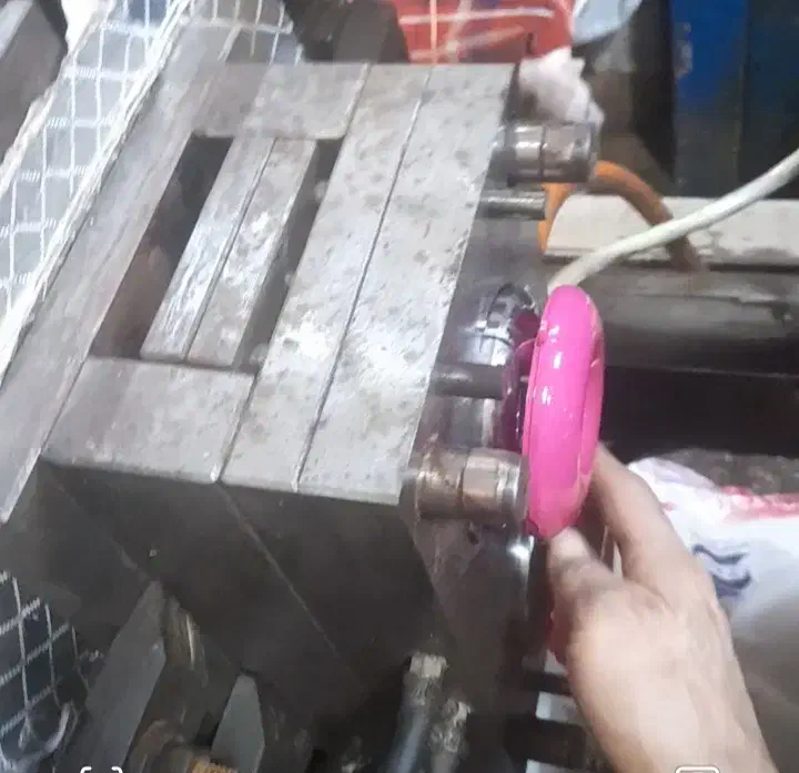 کارگرساده/اپراتور دستگاه تزریق پلاستیک|استخدام صنعتی، فنی، مهندسی|خاوران, |دیوار