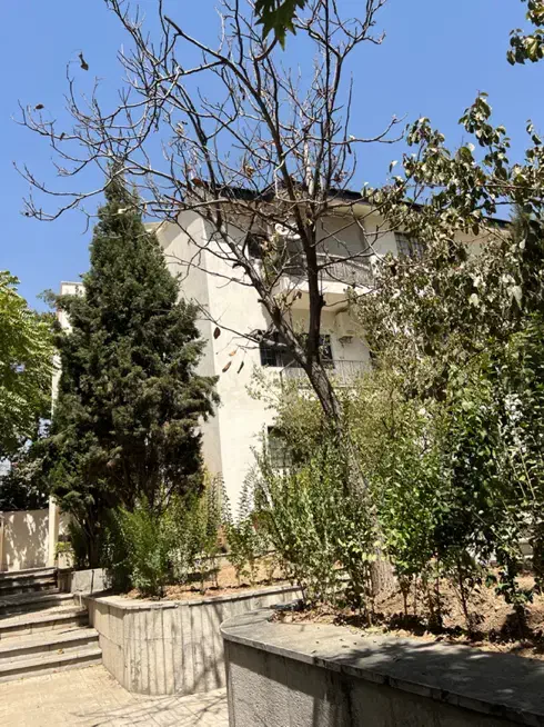 ویلا ۳۰۰ متر شهرک غرب ۴ خواب