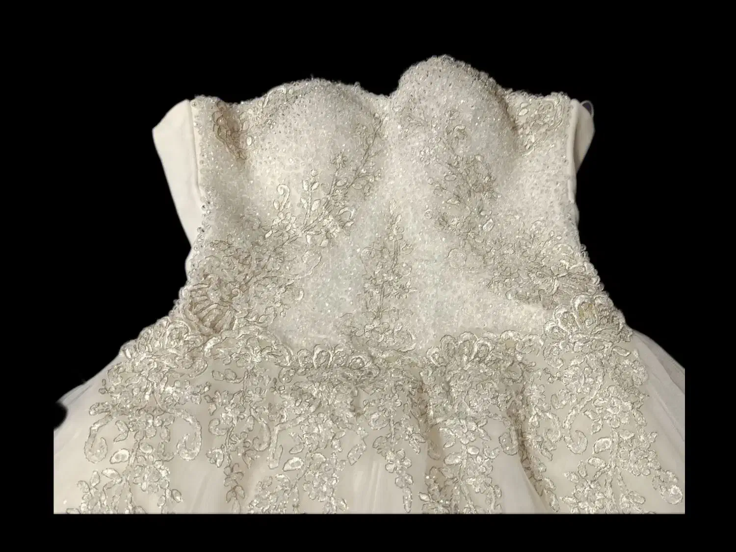 لباس عروس کار شده بسیار شکیل در حد نو|لباس|تهران, جوادیه تهرانپارس|دیوار