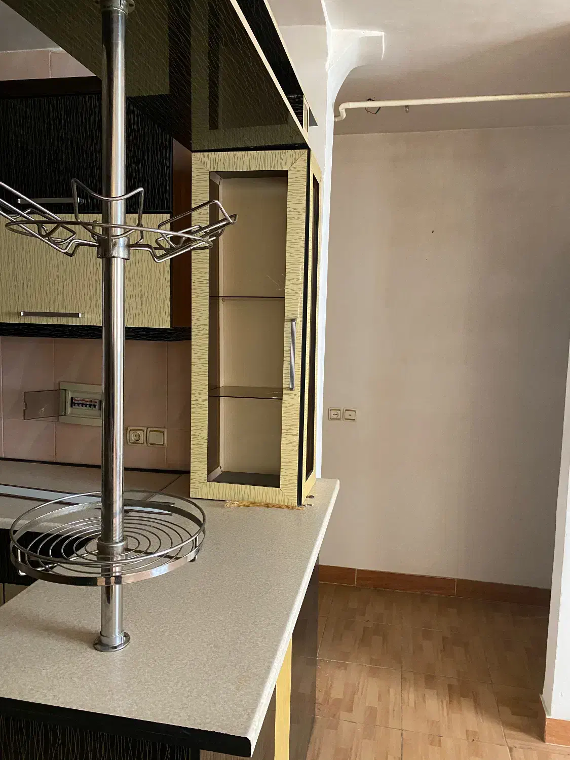 دکوری کابینت هایگلس|کتابخانه، شلف، قفسه‌های دیواری|لاهیجان, گلستان|دیوار