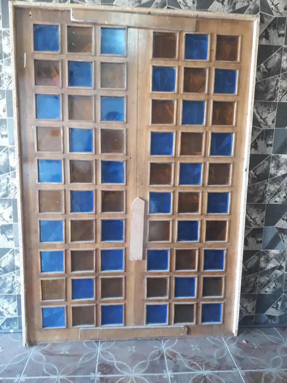 یک عدد درب دکوری ویک عدد دکوری چوبی|کلکسیون اشیاء عتیقه|ملایر, |دیوار