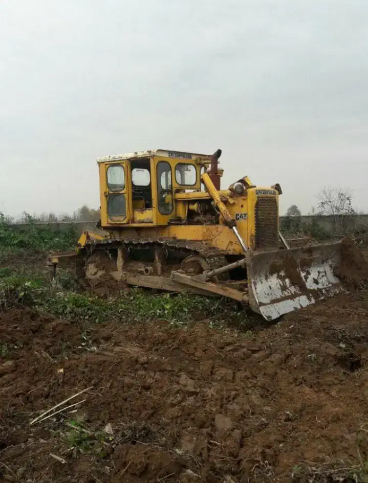 خدمات بلدوزر و بیل مکانیکی|خدمات حمل و نقل|رشت, ولکس|دیوار