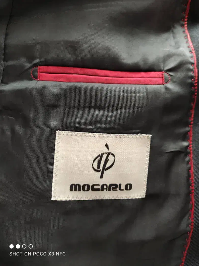 چند دست کت و شلوار برند معتبر|لباس|رشت, منظریه|دیوار