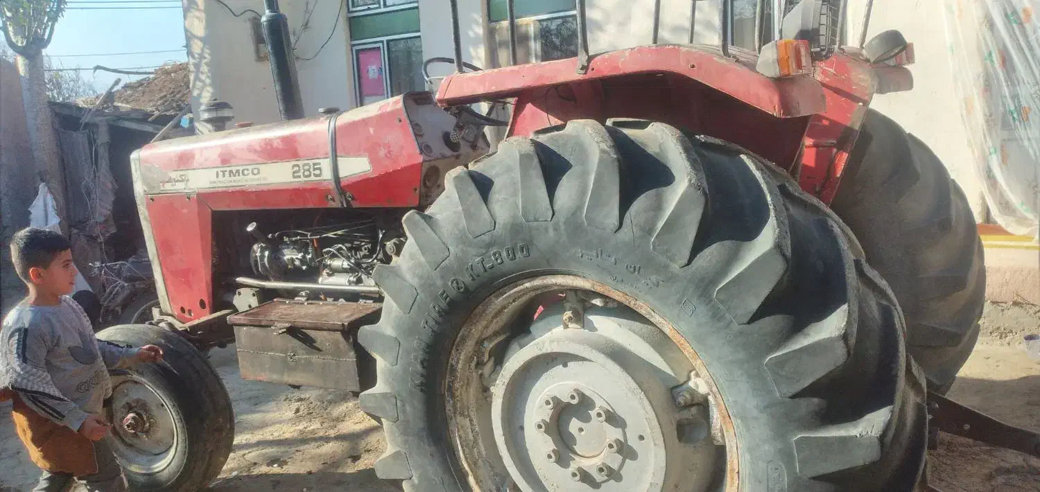 تراکتور با تریل و پنج گاز و گاو آهن و خرمنکوب|خودرو سنگین|اردبیل, |دیوار