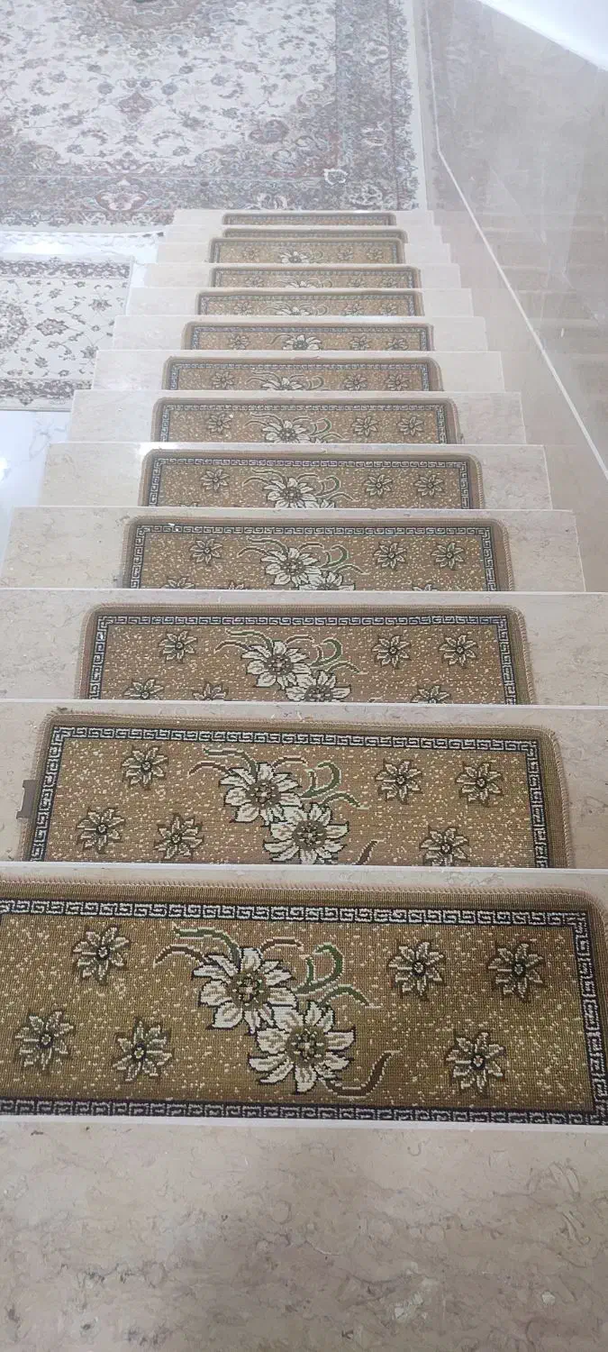 رو پله|پادری|نورآباد, |دیوار