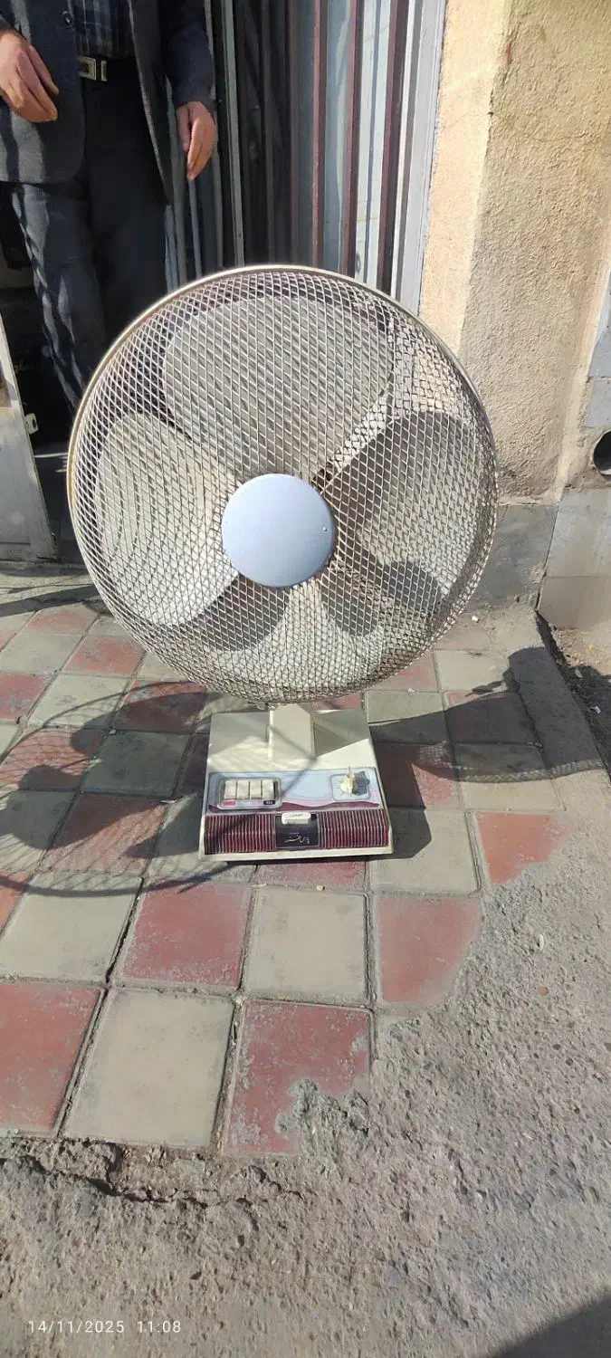پنکه قدیمی|پنکه و تصفیه‌کنندهٔ هوا|اصفهان, امیرعرب|دیوار