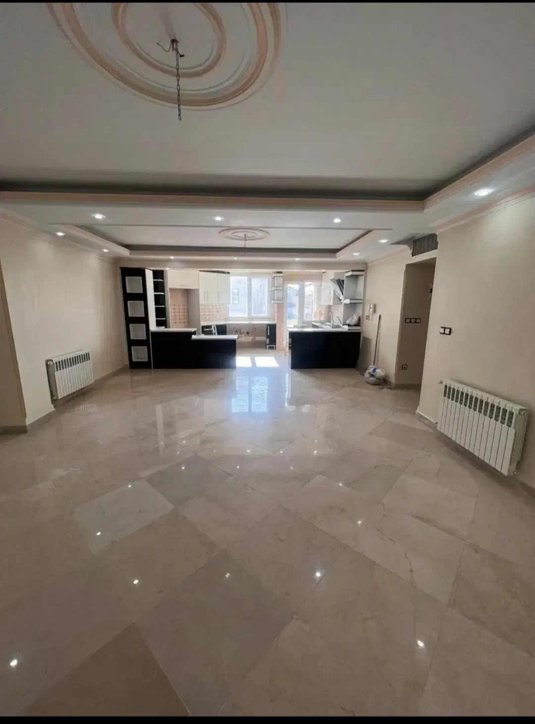 آپارتمان ۱۳۵متر ۳خوابه شیک فول امکانات۳۰متر انباری