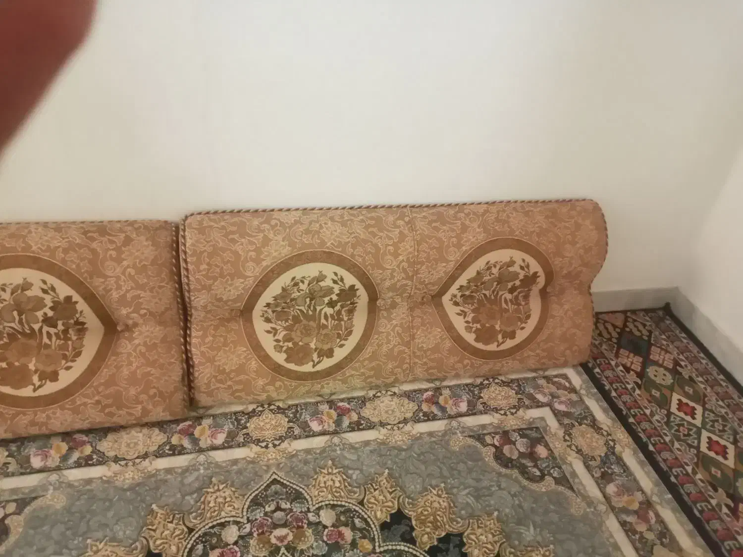 پشتی|پشتی|ایجرود, |دیوار