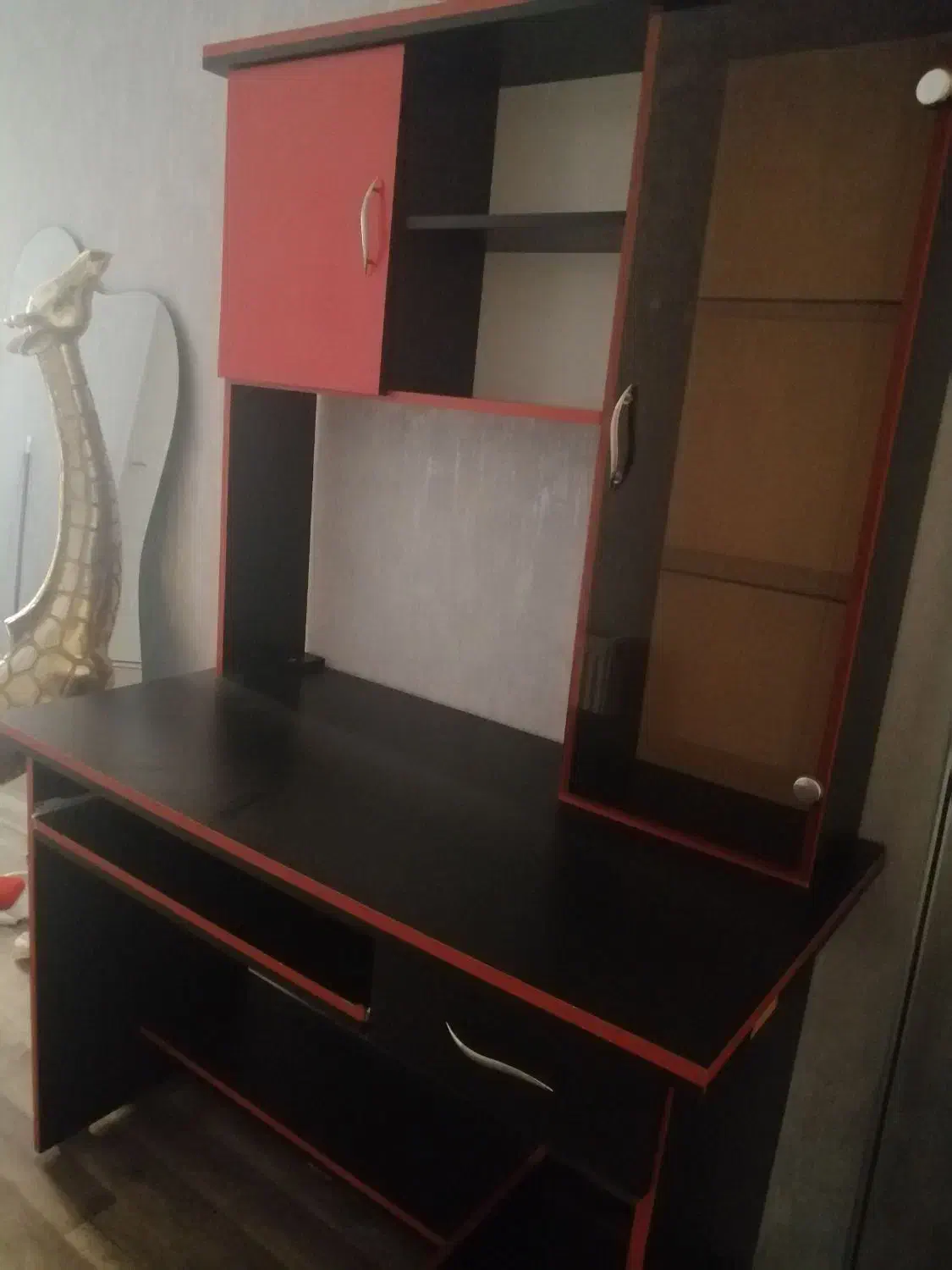 میز کامپیوتر کتابخانه دار سالم|میز تحریر و کامپیوتر|خوی, |دیوار