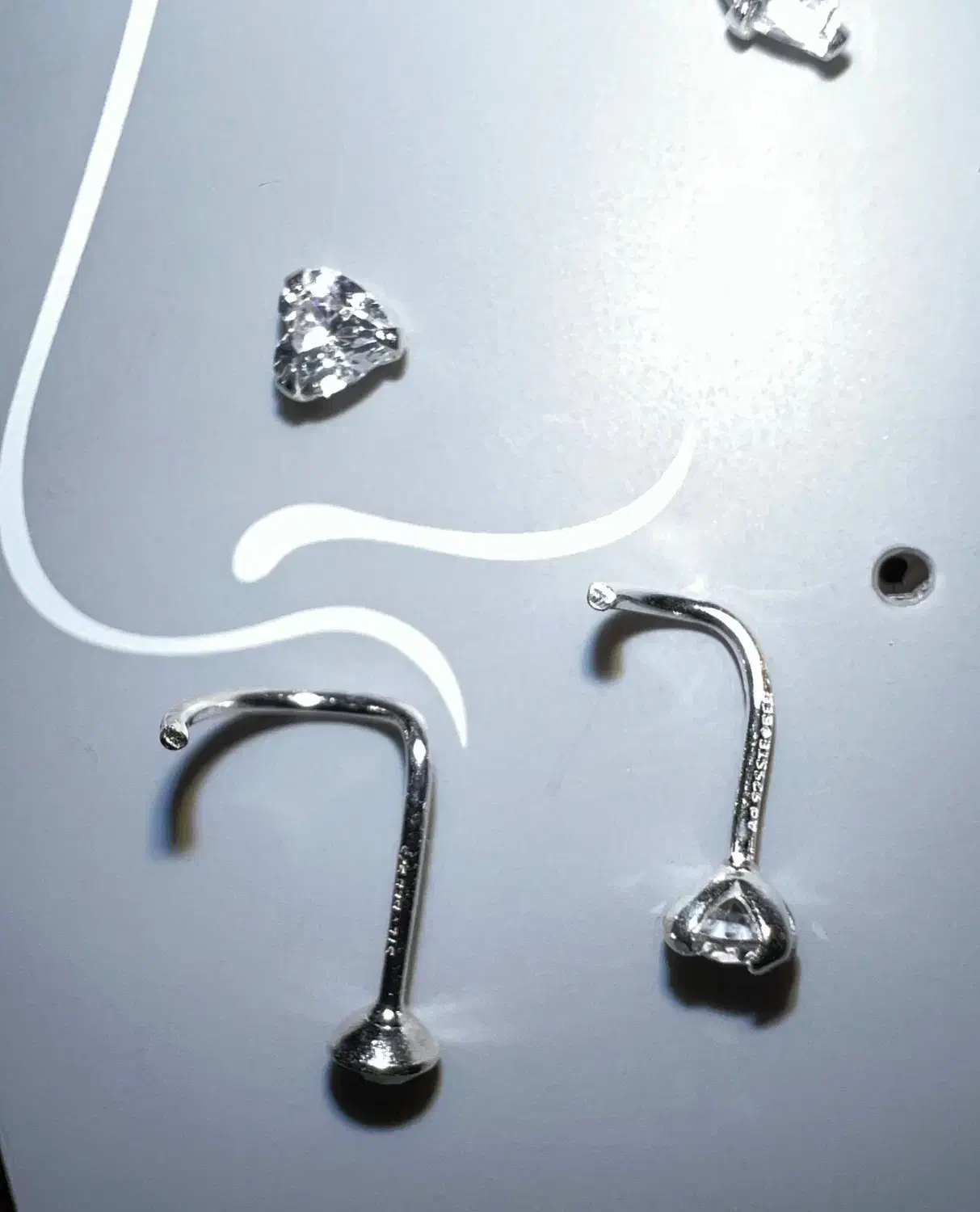 پیرسینگ بینی نقره اصل نگین حلقه ای قلابی سوزنی ال|جواهرات|رشت, بازار|دیوار