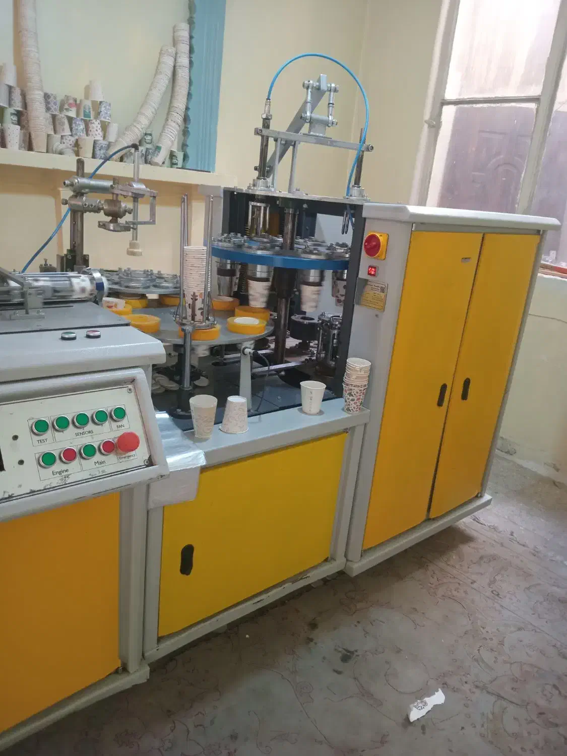 واگذاری کارگاه تولید لیوان کاغذی در حال کار|ماشین‌آلات صنعتی|تهران, مشیریه|دیوار