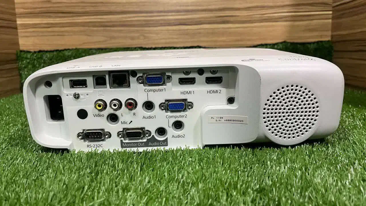 دیتا پروژکتور Epson X117W|تلویزیون و پروژکتور|قم, حاج زینل|دیوار