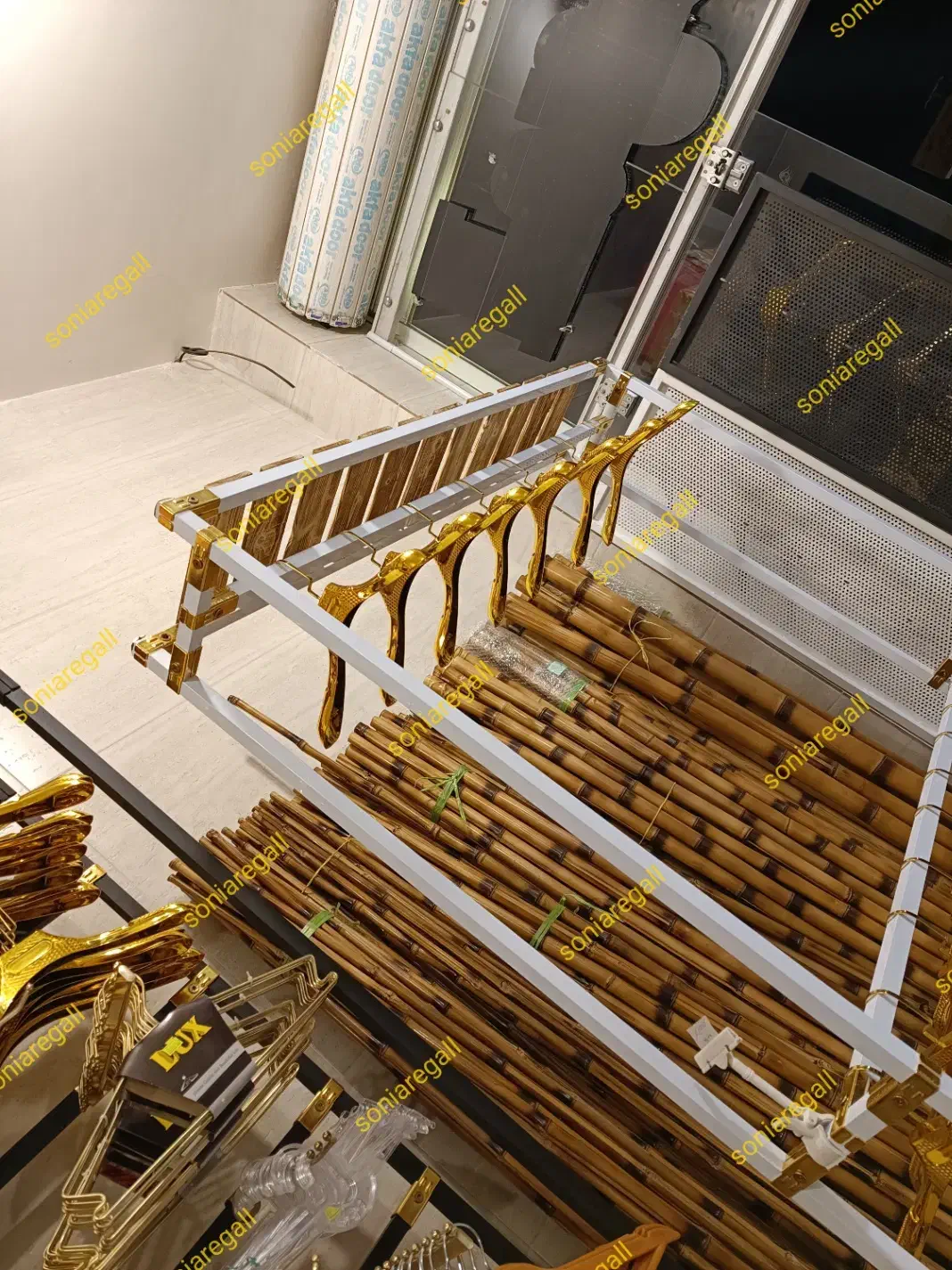 رگال چهارستون سفید کد ۲۱۸|بندرخت و رختآویز|اصفهان, پوریای ولی|دیوار