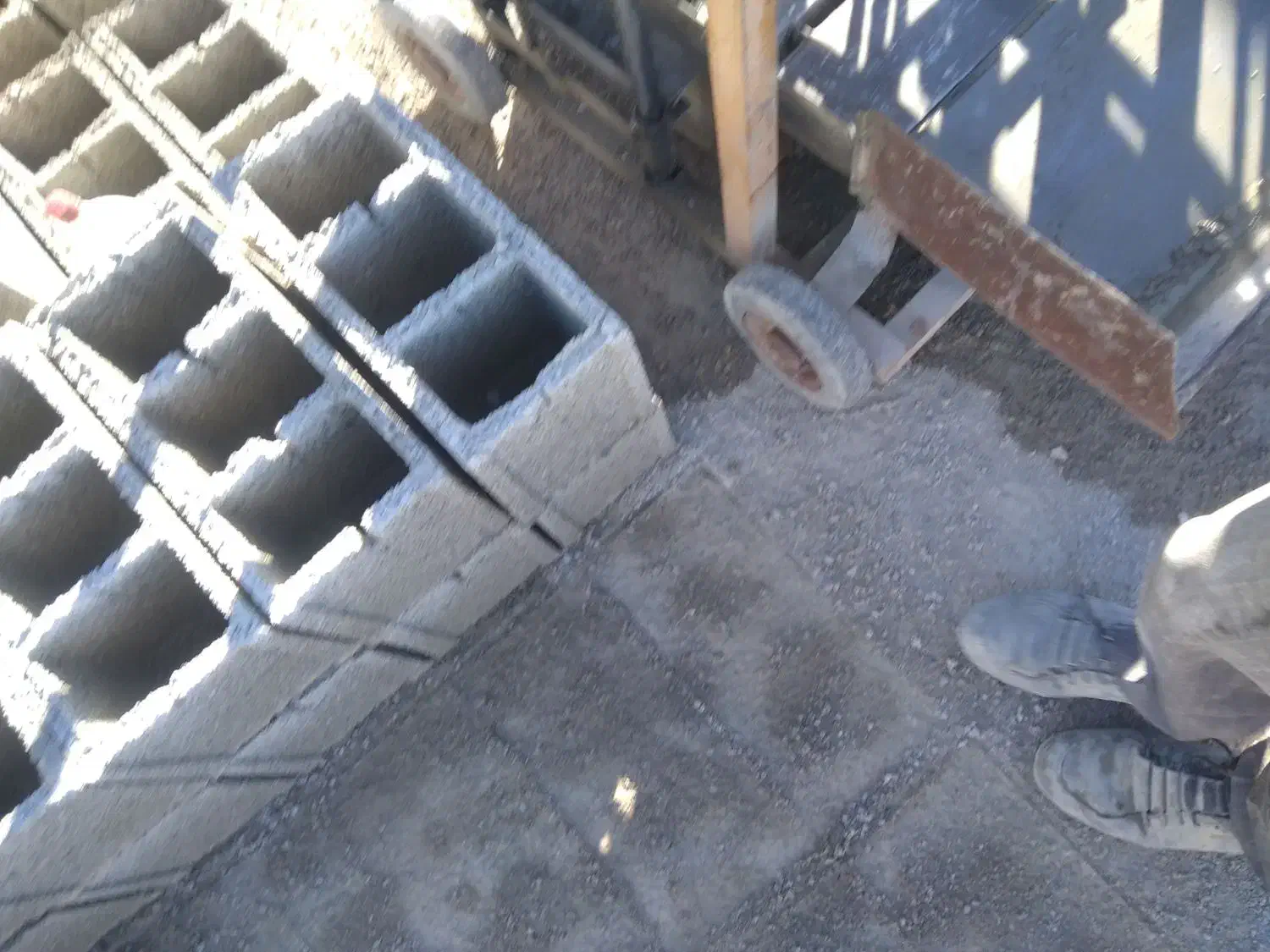 فروش دستگاه بلوک زنی|مصالح و تجهیزات ساختمان|عنبران, |دیوار