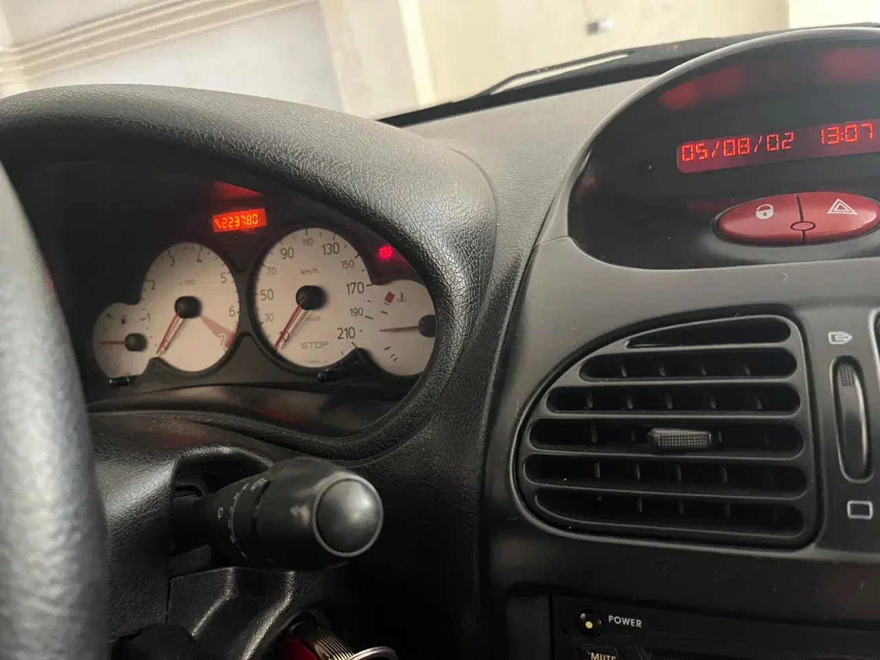 فروش یا معاوضه پژو۲۰۶ SD V8 بسیار سالم و خوش رخ|خودرو سواری و وانت|لاهیجان, رجایی|دیوار