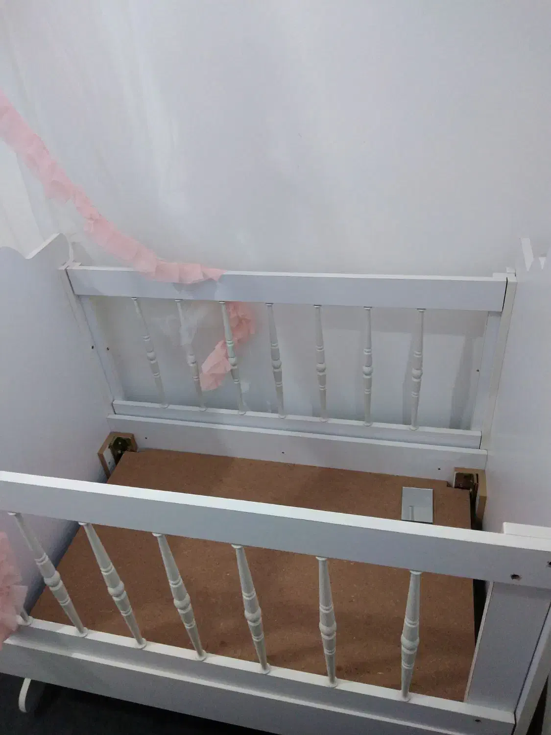 تخت نوزاد|تخت و صندلی بچه|سنندج, |دیوار