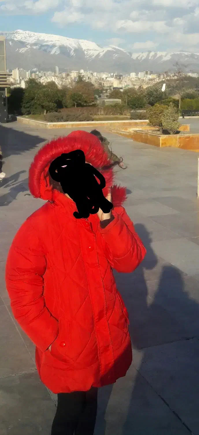 کاپشن|کفش و لباس بچه|رودهن, |دیوار