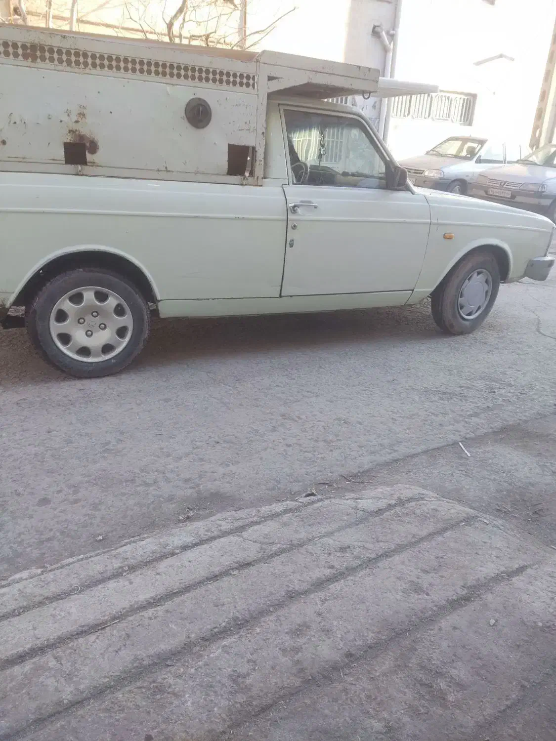 وانت|خودرو سواری و وانت|نیشابور, خط کاشمر|دیوار