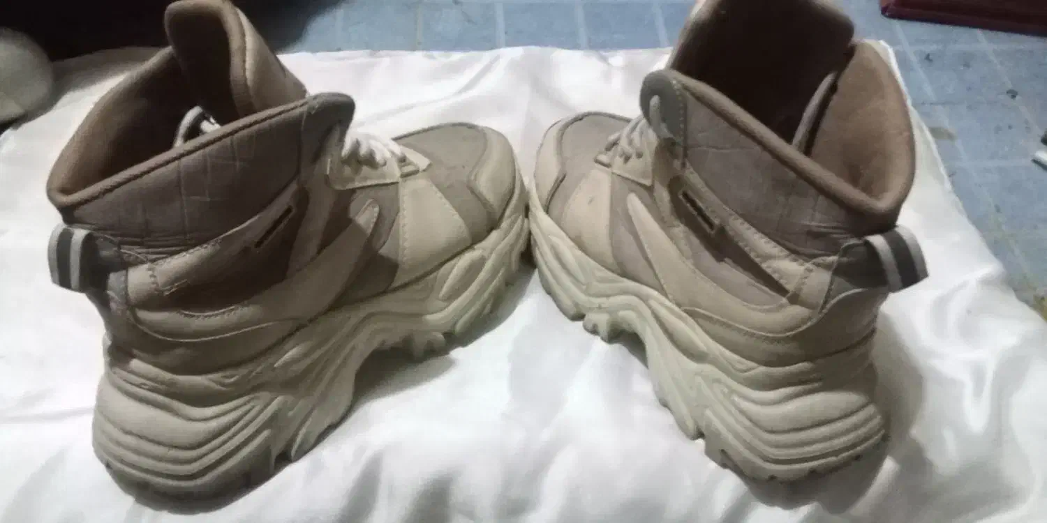 چندعددکفش اسپورت و چرمی|کیف، کفش، کمربند|شیراز, پانصد دستگاه ارتش|دیوار