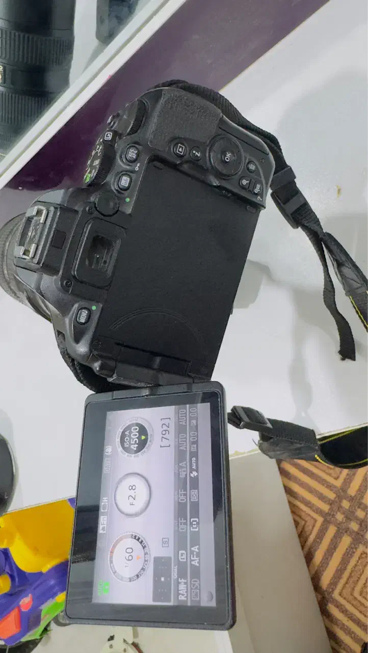 فروش دوربین nikon D5600 همراه با لنز ۷۰-۲۰۰|دوربین عکاسی و فیلمبرداری|چابهار, |دیوار