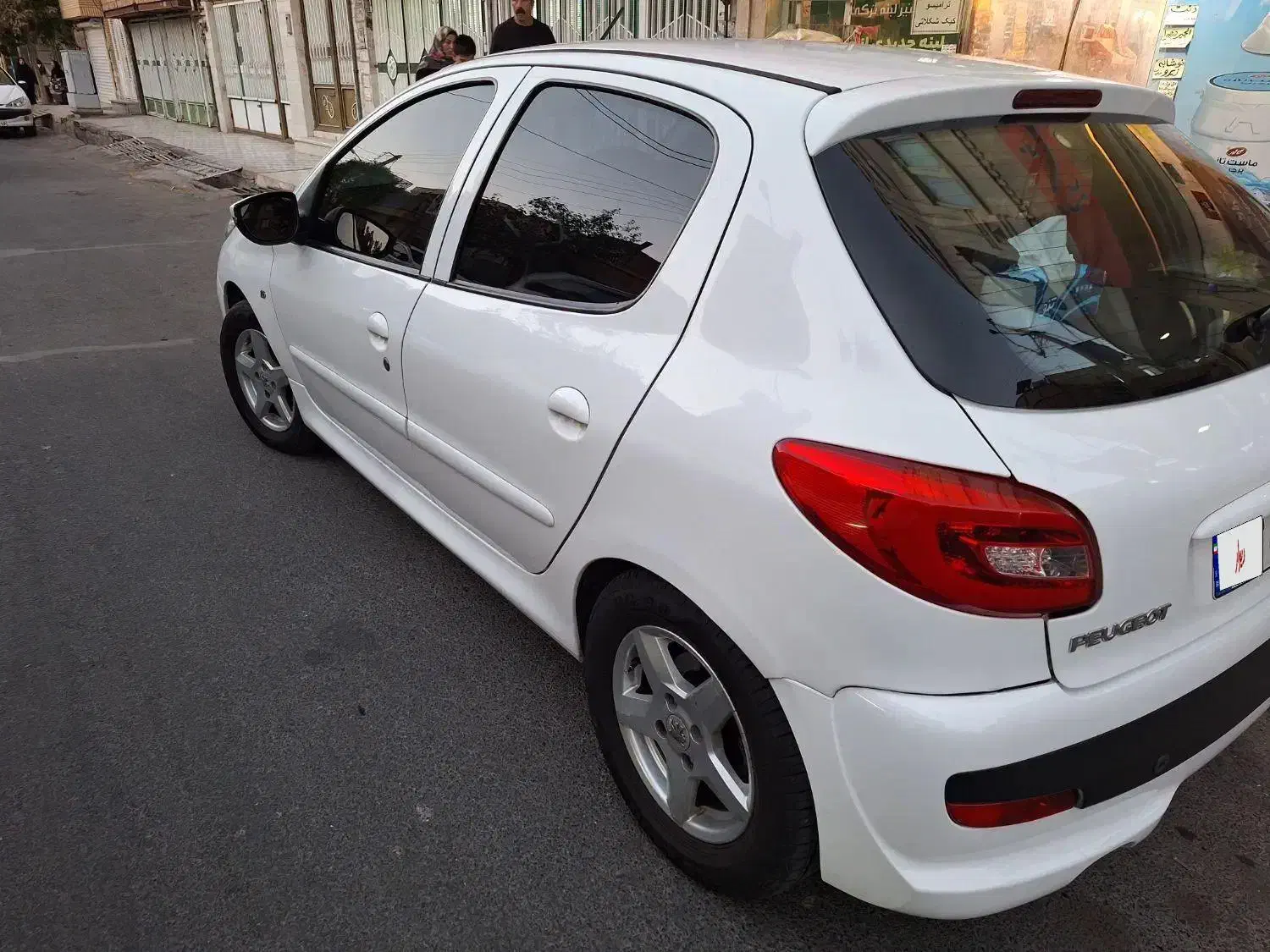 ۲۰۷ مدل۹۶|خودرو سواری و وانت|قم, شاه ابراهیم|دیوار