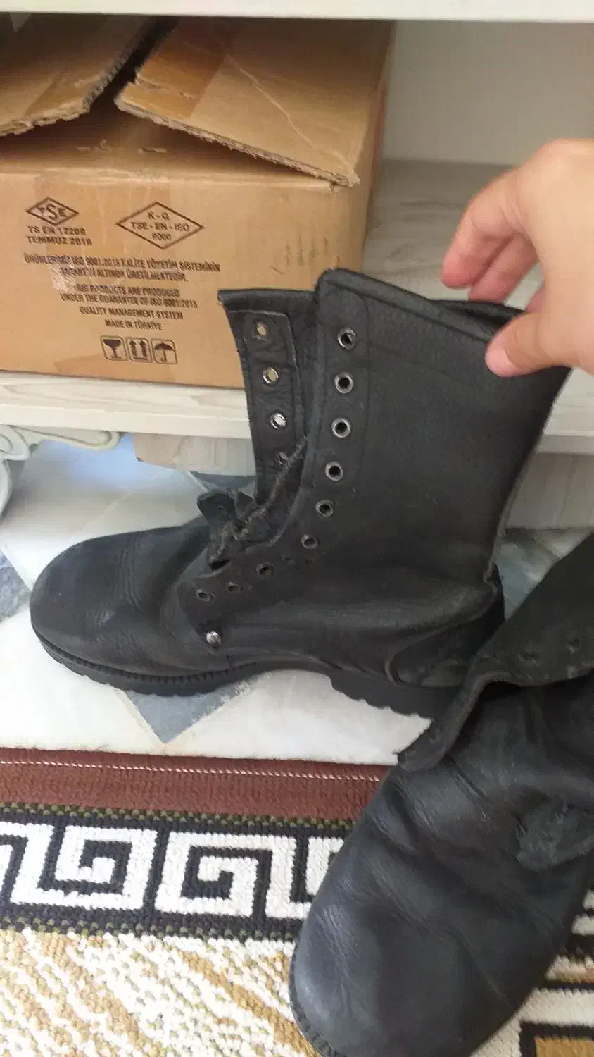 پوتین سربازی کارکرده کاملا سالم|کیف، کفش، کمربند|اهر, |دیوار