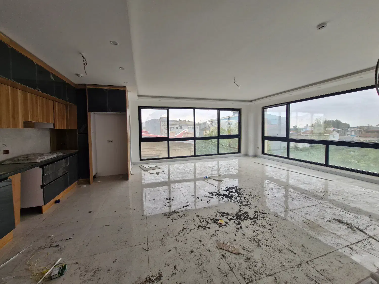 فروش واحد نوساز ۹۵ متر خیابان طالقانی|فروش آپارتمان|بندر انزلی, معلم|دیوار