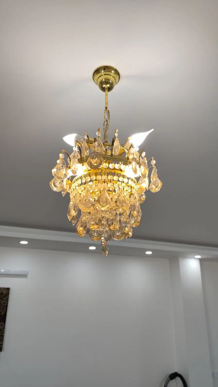 یک جفت لوستر کریستال|لوستر و چراغ آویز|اصفهان, بهارستان|دیوار