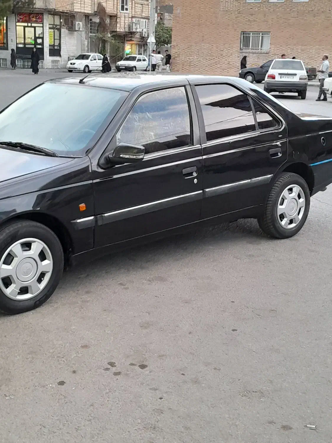 پژو ۴۰۵ مدل ۸۲ انژکتور ۱۸۰۰ زیمنس فرانسوی|خودرو سواری و وانت|قم, زند آباد|دیوار