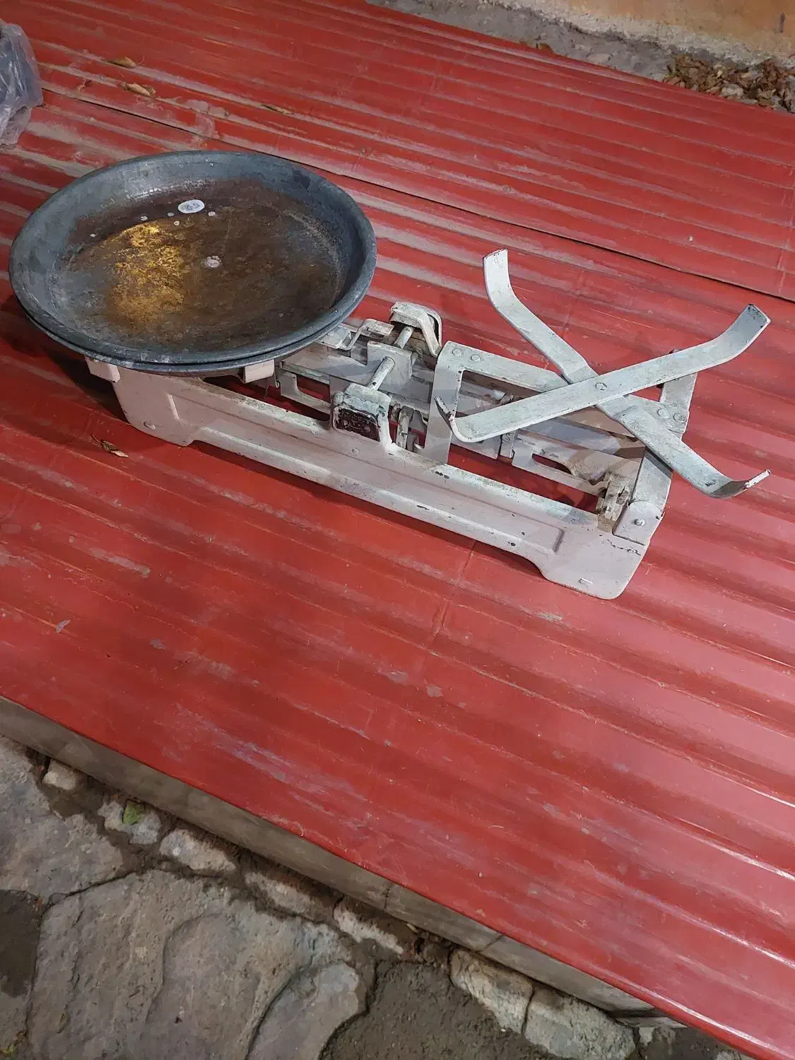 ترازوی قدیمی ۳۰ کیلویی|کلکسیون اشیاء عتیقه|زنجان, |دیوار