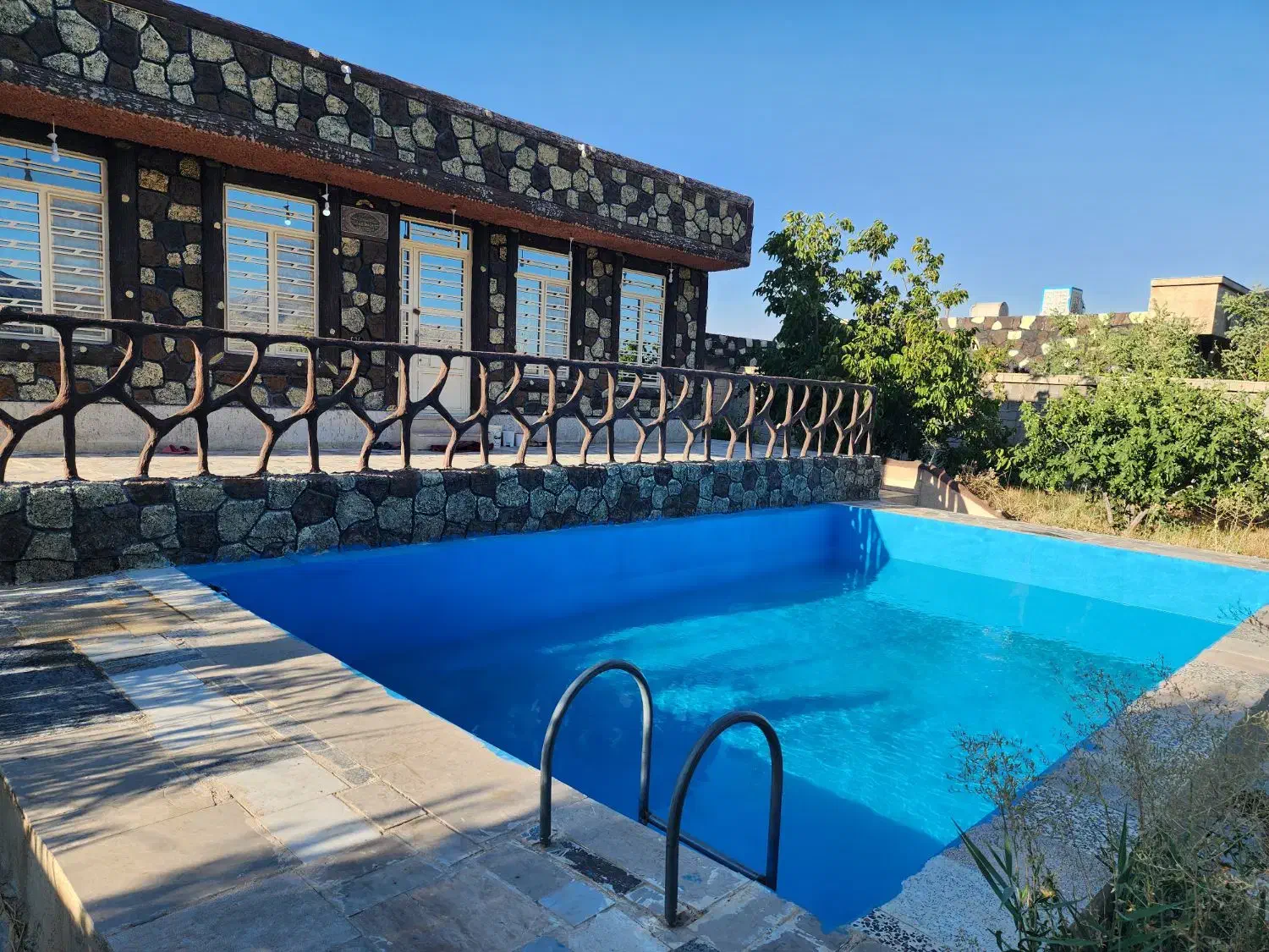 اجاره باغ میانرود سویت و منزل|اجارهٔ کوتاهمدت ویلا و باغ|شیراز, محمودآباد|دیوار